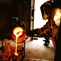 pouring bronze